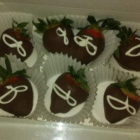 Jerron's Cakes Catering food