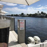 Shooter's On The Intracoastal food