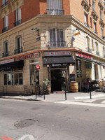 Le Saint Charles food