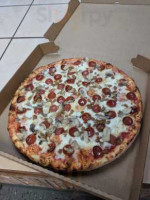 Nino's Pizzera food