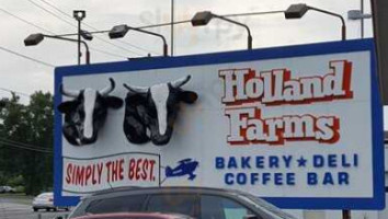 Holland Farms Bakery And Deli outside