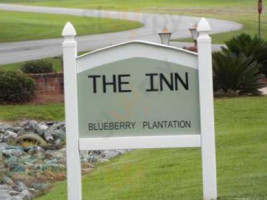 Blueberry Plantation Mansion Golf Resort Wedding Venue food