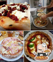 La Pizze Ria food