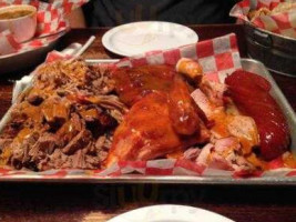 17th Street Barbecue food