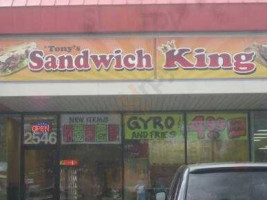 Tony's Sandwich King outside