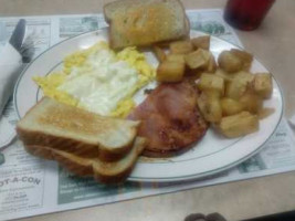 Chummys Mid Town Diner food