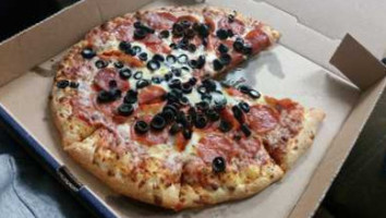 Tenney's Pizza food