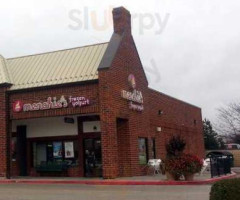 Menchie's Frozen Yogurt outside