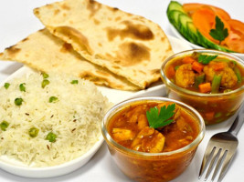 Indian Villa Curry-n-cakes food