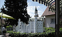 Schloss Cafe Miniatur Schlossgarten inside