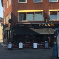 Ryan's Of Odense food