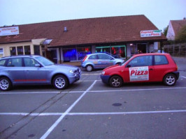 Express Pizza outside