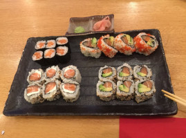 Umino Sushi food