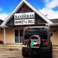 Bandera's Market Deli food