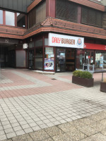 Daily Burger outside