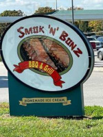 Smoknbonz Bbq And Grill outside