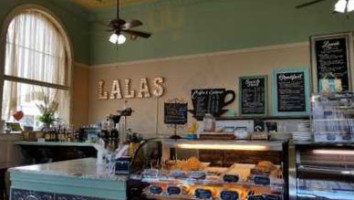 Lala's Bakery Espresso outside