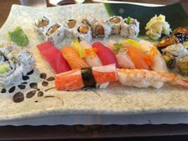 Lucky Sushi food