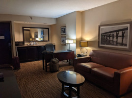 Doubletree Suites By Hilton Columbus Downtown inside