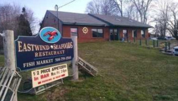 Eastwind Seafoods outside