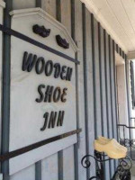 Wooden Shoe Inn . outside