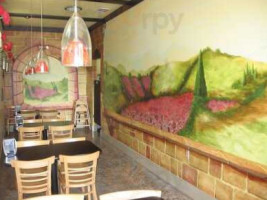 Poppies Cafe inside