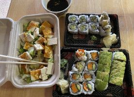 Tora Sushi Lounge food