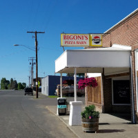Bigoni's Pizza Barn outside