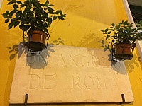 Un Angolo De Roma inside