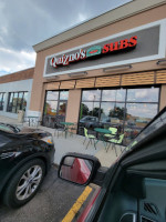 Quiznos outside