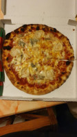Pizza Raphaël food