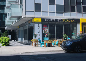 South St. Burger inside