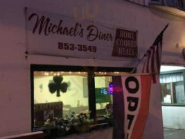 Michael's Diner outside