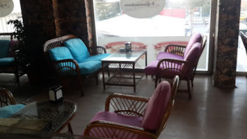 Hanedan Cafe Ve Pastane inside