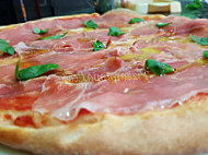 Pizzamania Pizzeria D'asporto Consegna A Domicilio food