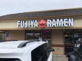 Fujiya Ramen outside