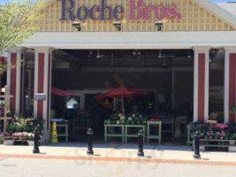 Roche Bros outside