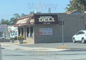 Centereach Deli outside