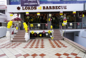 Lords Of Barbecue outside