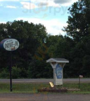 Lake Dexter Drive-in outside