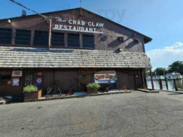 The Crab Claw outside
