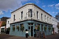 The Queen's Arms outside