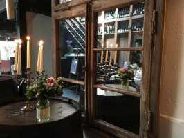 Weinhof Voosen Restaurant & Winebar inside