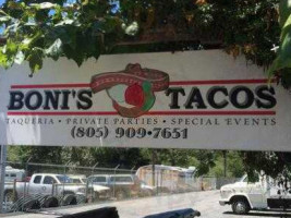 Boni's Tacos outside