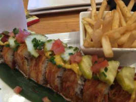 Cowfish Sushi food