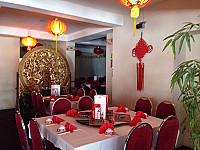 Lim's Chinese inside