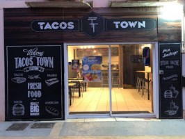 Tacos Town inside
