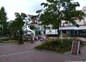 Cafe Am Denkmalplatz outside