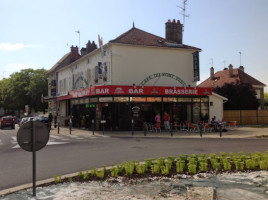 Tabac Brasserie Le Pont Vert outside