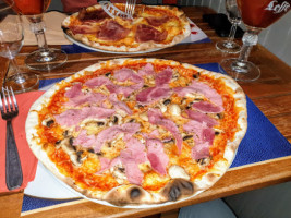 Pizzeria Il Vulcano food